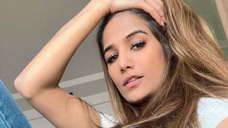 Poonam Pandey Death News : मॉडल पूनम पांडे की मौत की खबर, इंस्टाग्राम पोस्ट से मचा हड़कंप.!